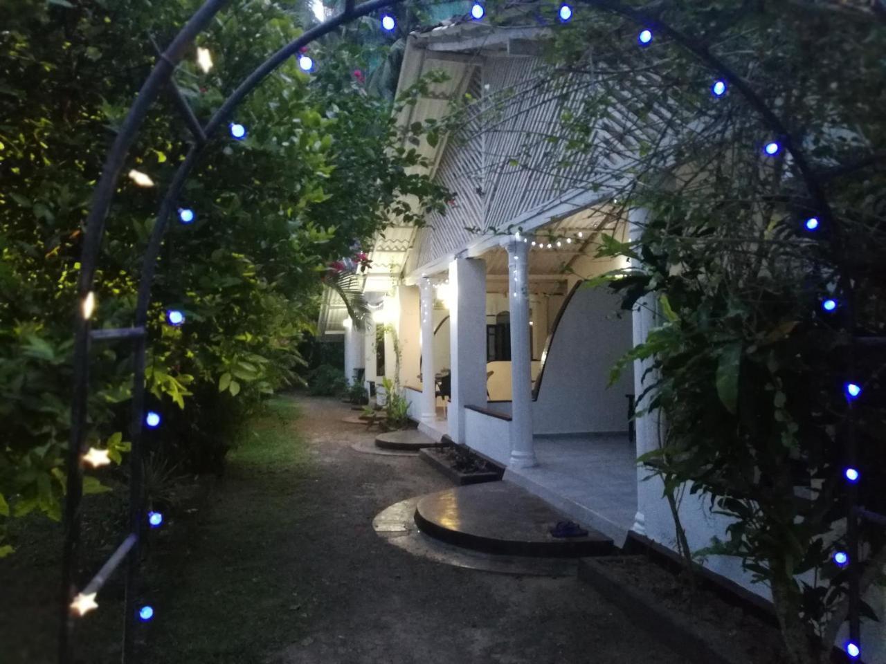 Sonri Villa Sea View Унаватуна Екстериор снимка